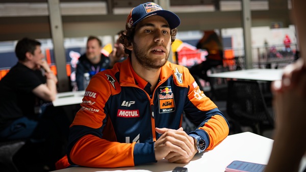 MotoGP, esclusiva Bastianini sulla KTM "scomoda": "Quando parla Dani, è come avere un maestro"