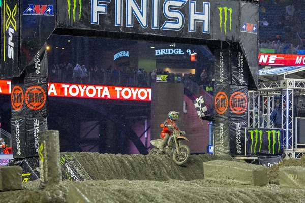 SX250: disastro Vialle a Foxborough