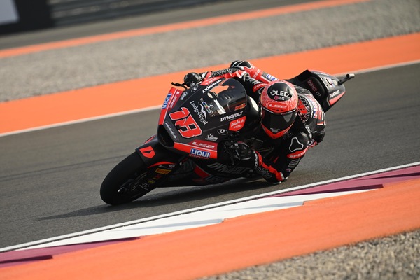Moto2 Qatar: Manuel Gonzalez detta il ritmo nelle FP1, 19esimo Tony Arbolino