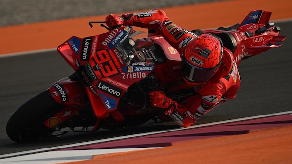 GP Qatar, Diggia e Bagnaia provano ad acciuffare Marquez, ma prendono mezzo secondo
