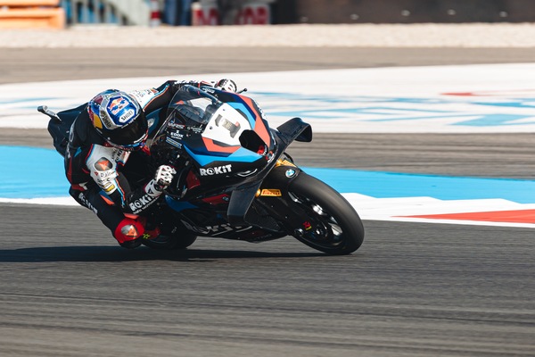 SBK Assen, Toprak: “La moto si comporta in maniera differente rispetto al 2024”
