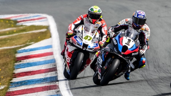 SBK, Bassani elogia Razgatlioglu: "È come Marquez, la BMW non è la moto dell'anno scorso"