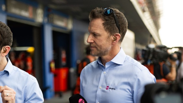 MotoGP, Neil Hodgson: "Marc Marquez sta distruggendo Pecco Bagnaia"