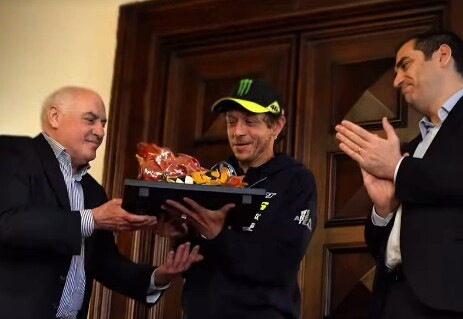 Valentino Rossi riceve il Trofeo Bandini: “Imola è un posto speciale”