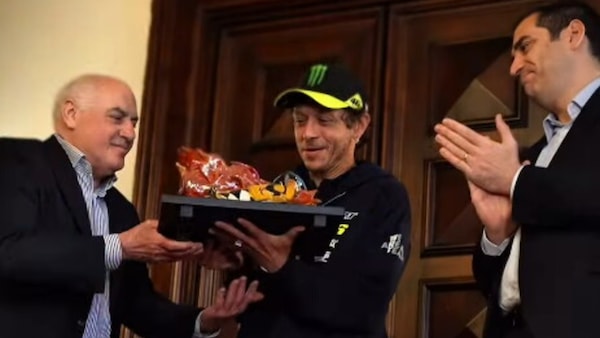 Valentino Rossi riceve il Trofeo Bandini: “Imola è un posto speciale”