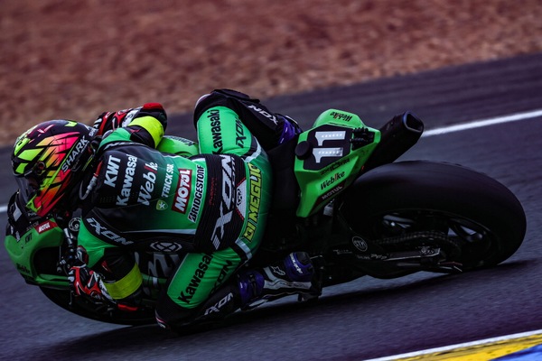 EWC 24h di Le Mans, 20^ ora: Kawasaki Webike Trickstar ha in mano la vittoria