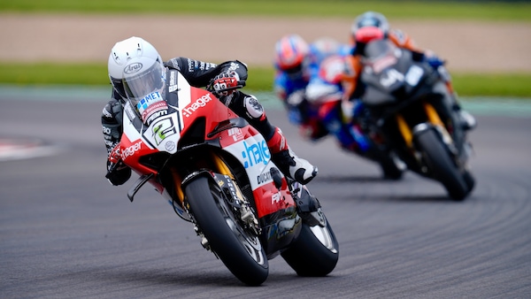 BSB: Glenn Irwin e la Ducati PBM da record a Donington Park