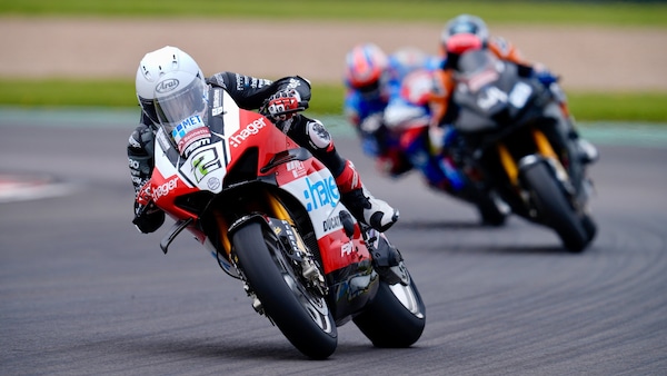 BSB: Glenn Irwin e la Ducati PBM da record a Donington Park