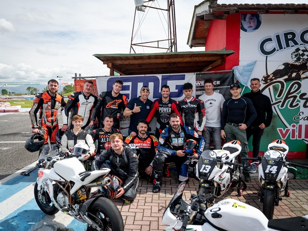 Aperte le iscrizioni alla Emg Riding School con Simone Corsi e Letizia Marchetti