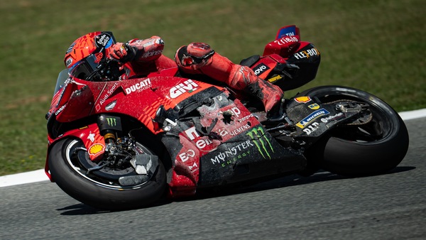 MotoGP, Marc Marquez: moto distrutta ma passo da vittoria