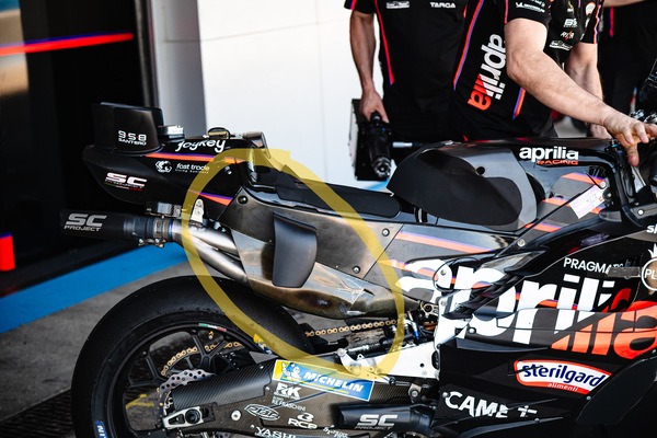 MotoGP: forcellone ed un nuovo pacchetto aerodinamico in casa Aprilia