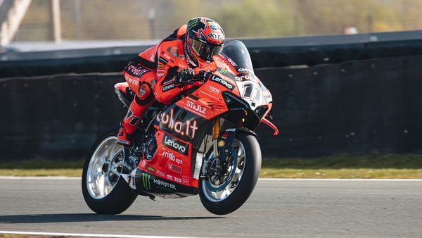 SBK Cremona: Bulega al comando anche nelle FP2, doppia caduta per Bautista