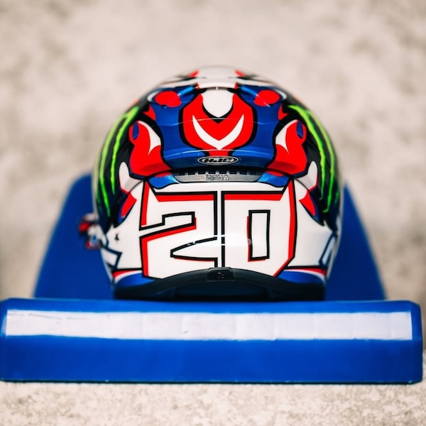 MotoGP Francia, il casco speciale di Quartararo con il tricolore blu, bianco e rosso