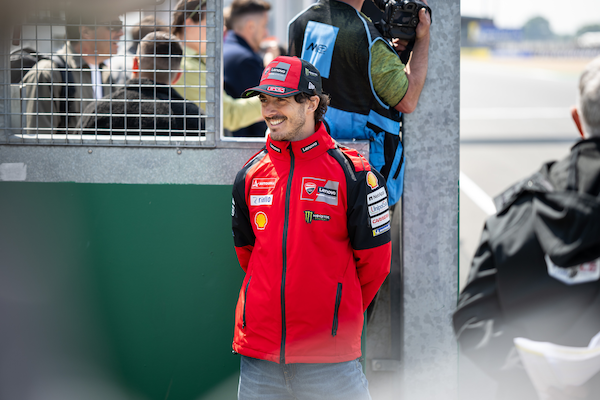 MotoGP, Bagnaia svela sul nuovo telaio: “Se Marc lo usa ha un vantaggio, io lo proverò ad Aragon”