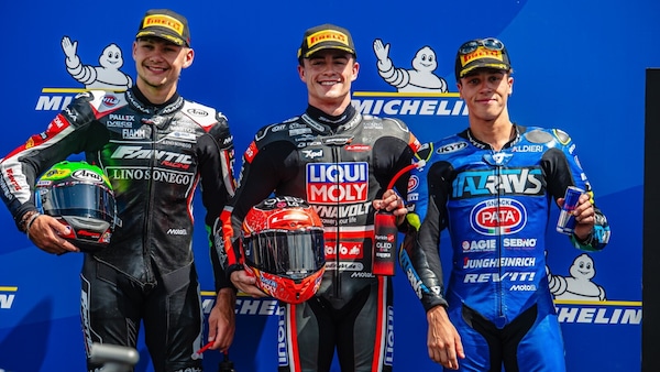 Moto2, qualifiche del GP Francia 2025: Gonzalez da record in pole, Canet quinto