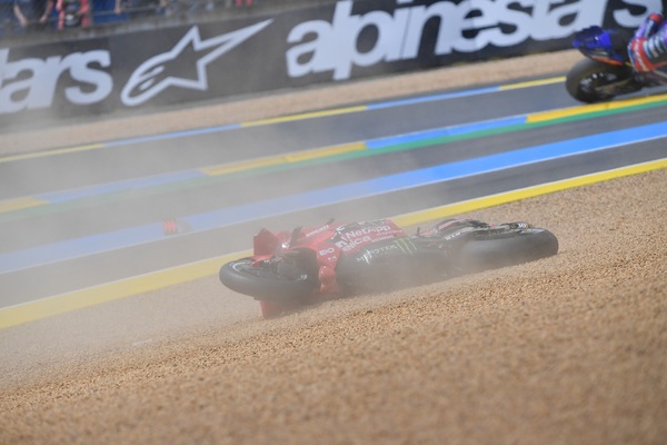Sprint GP Francia: la caduta di Pecco Bagnaia