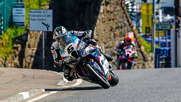 North West 200: Dunlop e Todd vincono in Superbike tra le polemiche
