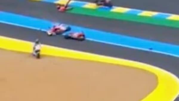 MotoGP Le Mans, caduta di Bagnaia: che disastro!