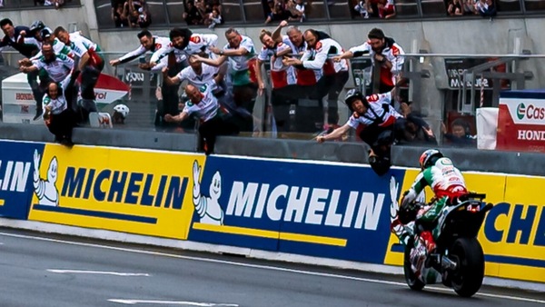 GP Le Mans matto ed eroico per Zarco: riporta in vittoria la Honda con LCR