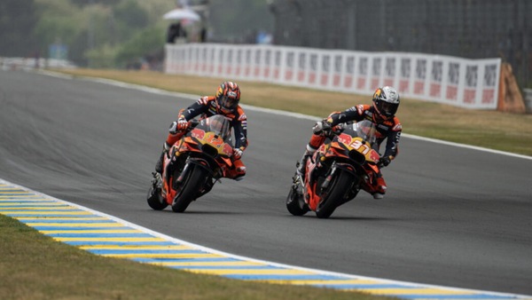 MotoGP, a Le Mans riecco le KTM davanti: incoraggiante top 5 per Acosta e Viñales