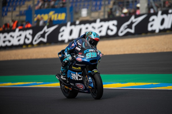 Moto2: frattura alla clavicola per Adrian Huertas