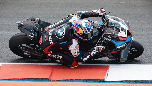 SBK Most: Razgatlioglu si prende la pole di forza, Bulega nella sua scia