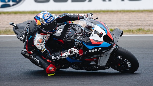 SBK Most: Razgatlioglu domina e vince Gara 1, Bulega 2° su Petrucci