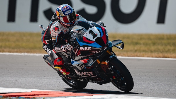SBK Most: Bulega complica la vita a Toprak, ma anche la Superpole Race è del turco