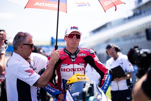 GP Silverstone, Espargarò replica: “Non ho mai detto a Martin di venire in Honda”