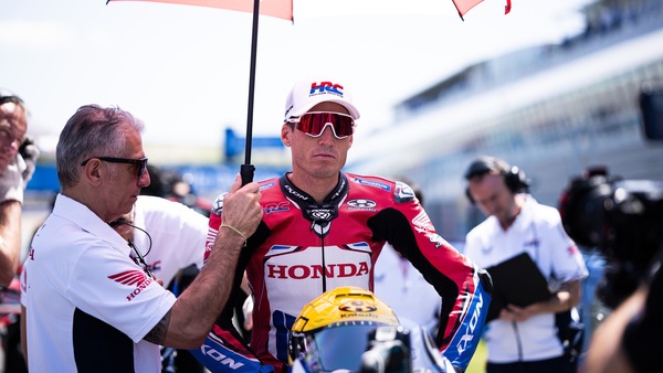 GP Silverstone, Espargarò replica: “Non ho mai detto a Martin di venire in Honda”