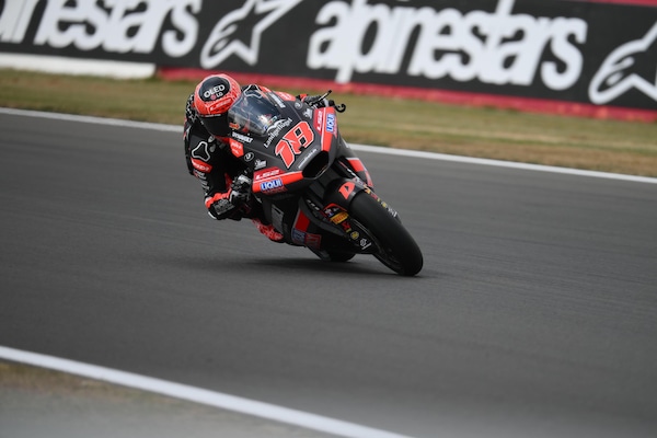 Moto2 Silverstone: primo tempo e record della pista per Manuel Gonzalez, secondo Jake Dixon