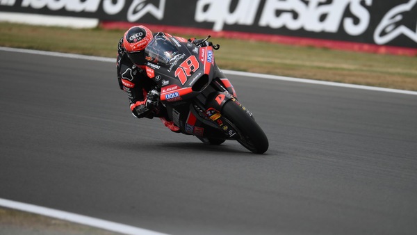 Moto2 Silverstone: primo tempo e record della pista per Manuel Gonzalez, secondo Jake Dixon