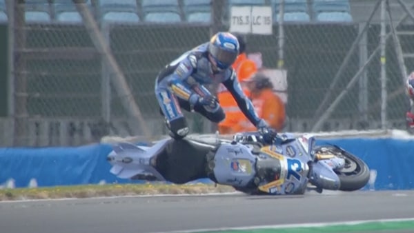 MotoGP, spaventoso high side di Alex Marquez a Silverstone: la sequenza
