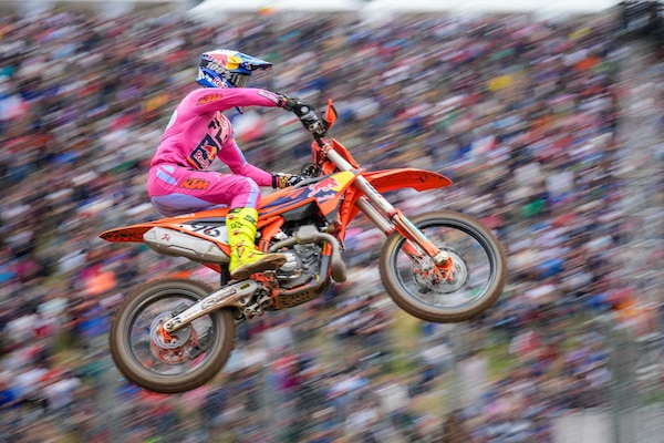 MXGP: Coenen vola alto in Francia