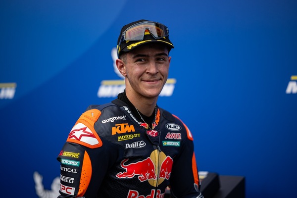 Moto3, GP Silverstone: capolavoro di Rueda, primo podio stagionale per Lunetta
