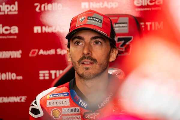 MotoGP Silverstone, Bagnaia: "Rivoluziono la moto e nulla cambia: la soluzione è ancora lontana"
