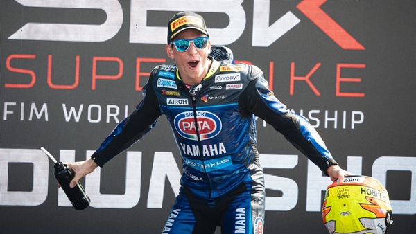 SBK, ufficiale: Locatelli insieme a Yamaha per altre due stagioni