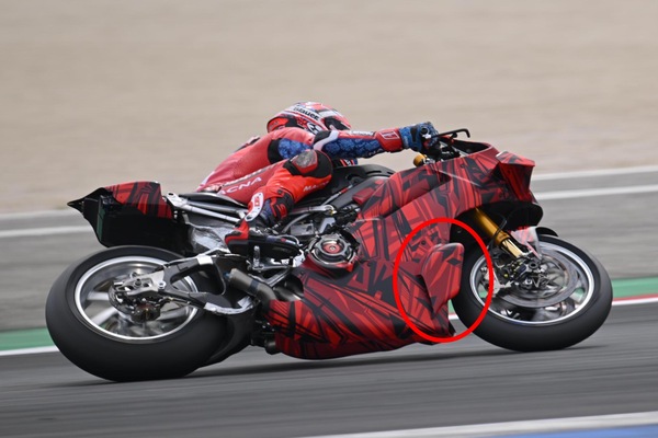 SBK, Ducati e la nuova Panigale V4R in azione: aerodinamica da MotoGP!
