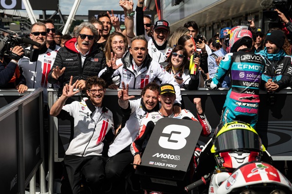 Simoncelli ringrazia Lunetta: “Gare del genere non fanno bene al cuore, ma al nostro sport sí”