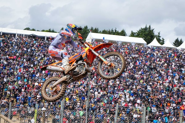 MXGP: Herlings torna in pole in Germania