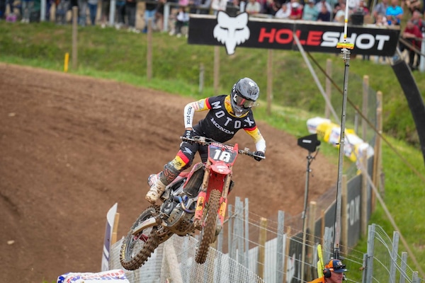 MX2: Lata fa la storia per Honda