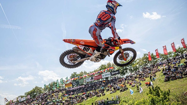MX2: Adamo vince gara uno