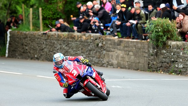 TT 2025, Dean Harrison vince la Superstock Race 1, Todd e Dunlop a podio