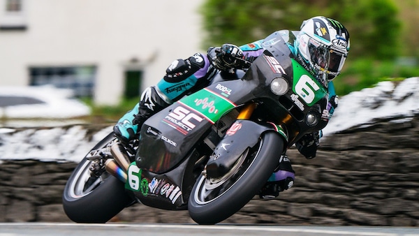 Tourist Trophy, ancora Dunlop: vittoria in Supertwin con la Paton