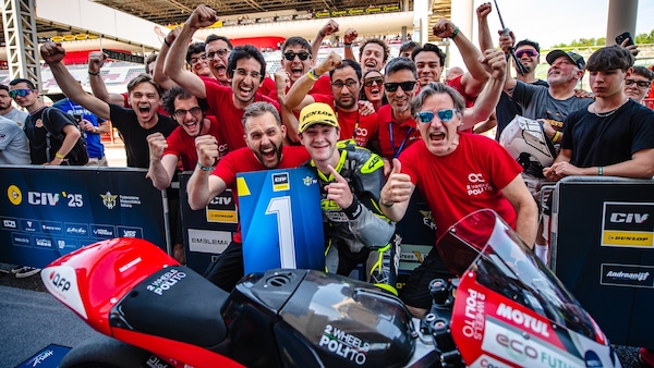 Moto3, SSP300 e Rookies Cup: Benat Fernandez, l'eroe dei tre mondi