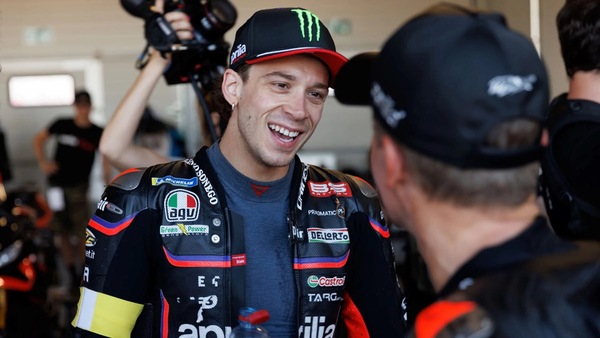 All’Aprilia All Stars Bezzecchi porta in pista mamma Daniela