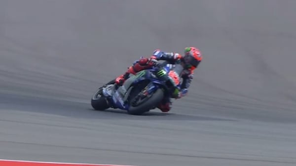 MotoGP, super salvataggio di Quartararo: che rischio! LE FOTO