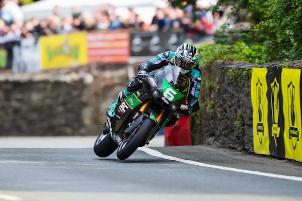 TT 2025, Signor Dunlop dica 33! Vittoria e record con la Paton nella Supertwin