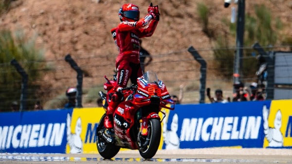 GP Aragòn, Marc Marquez imbattibile: infila il fratello senza pietà e vince la settima Sprint