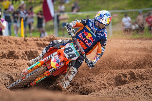 MXGP: Herlings conquista il primo round in Lettonia